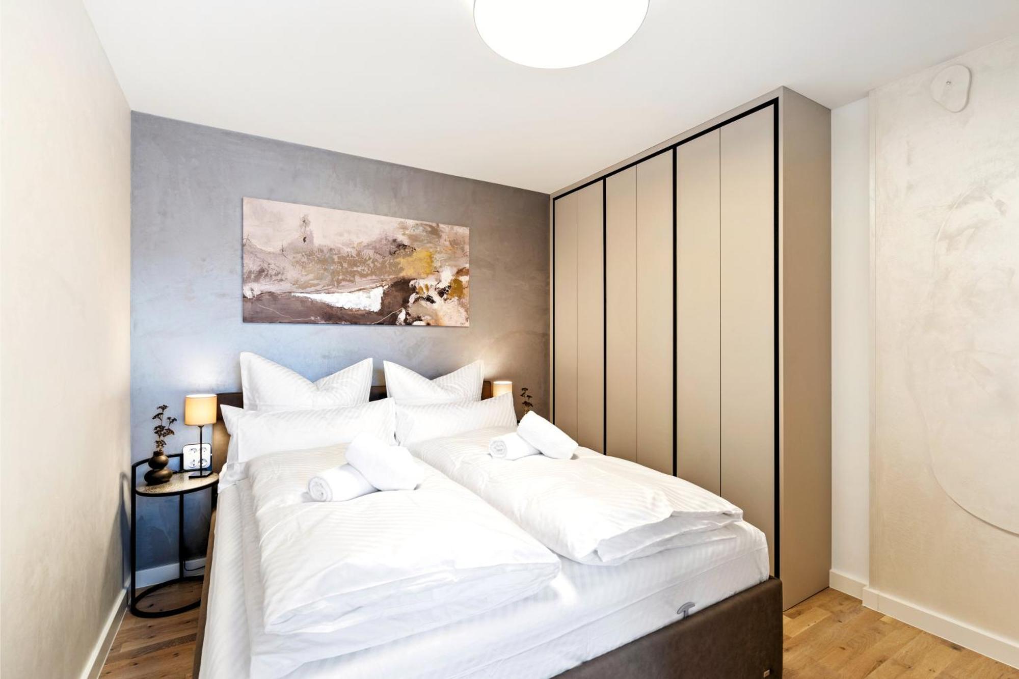 Modern Elegance In Historical City Center Trewir Zewnętrze zdjęcie