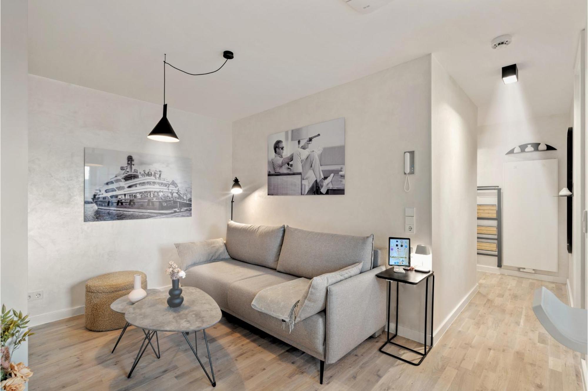 Modern Elegance In Historical City Center Trewir Zewnętrze zdjęcie